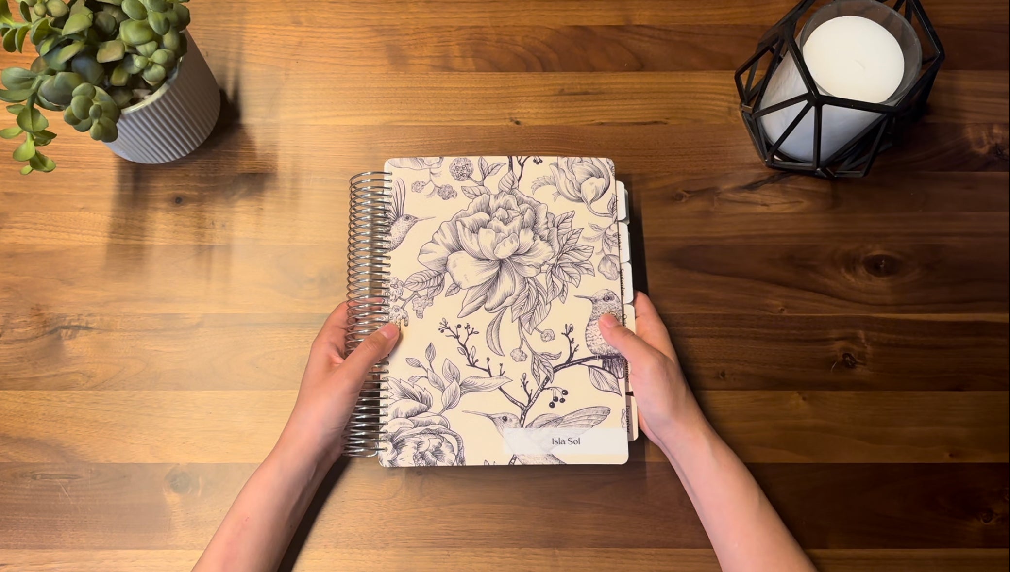 Load video: A walk through the Works Daily Planner by Colibri Paper Co