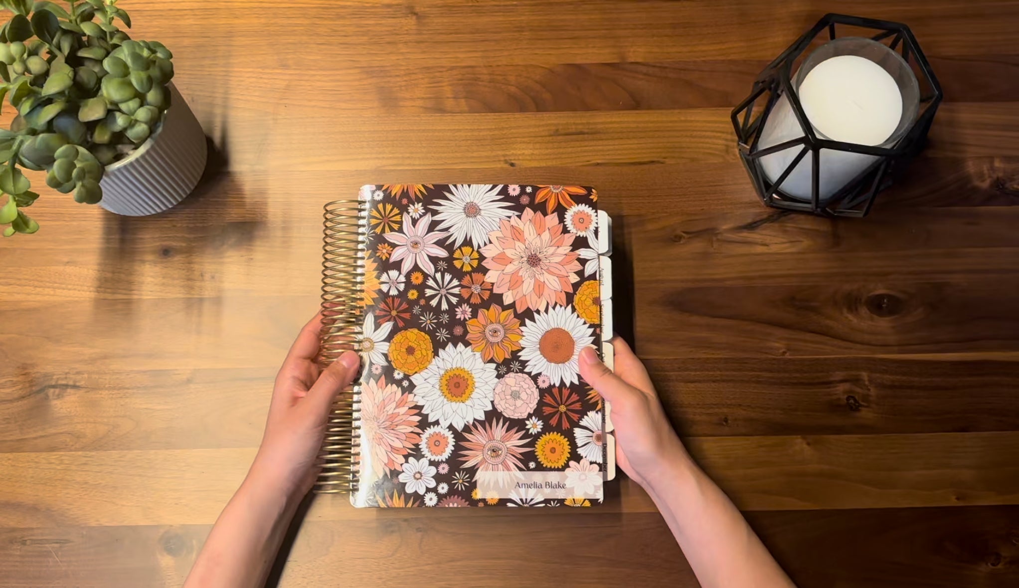 Load video: A walk through the Works Daily Planner by Colibri Paper Co