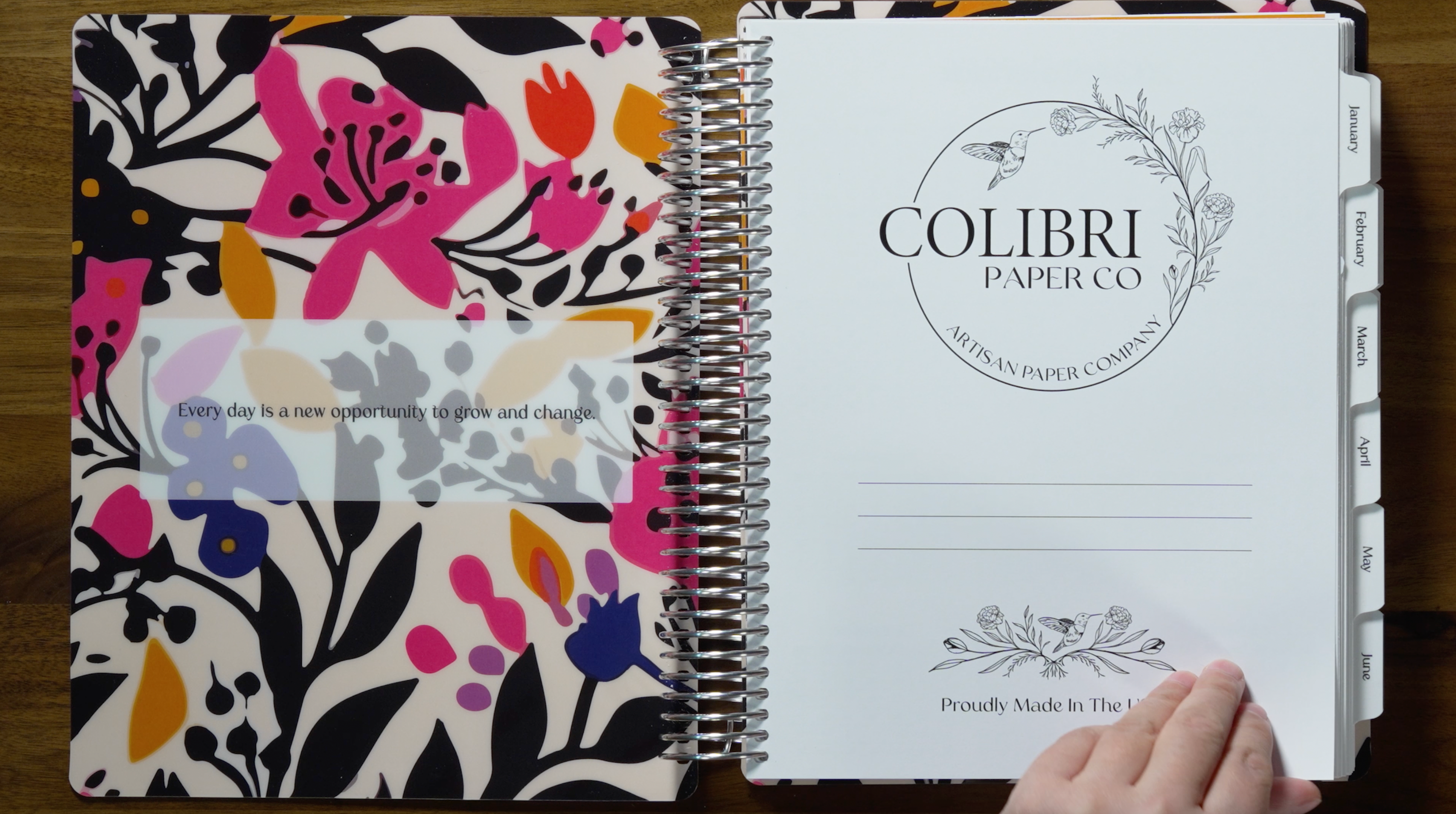Load video: A walkthrough of the Works Daily Planner by Colibri Paper Co